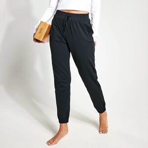 Girlfriend Collective Joggers in Black